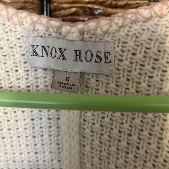 Cream and Mauve stitch sweater poncho - Picture 2 of 6